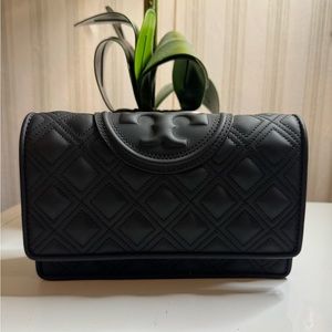 Tory Burch Fleming Matte Chain Wallet